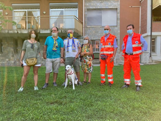 La famiglia Dall’Asta con i volontari di Parma