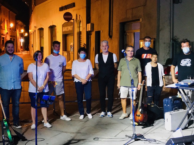 Sold out in piazza Santa Maria per Piergiorgio Cinelli e Poncio Belleri