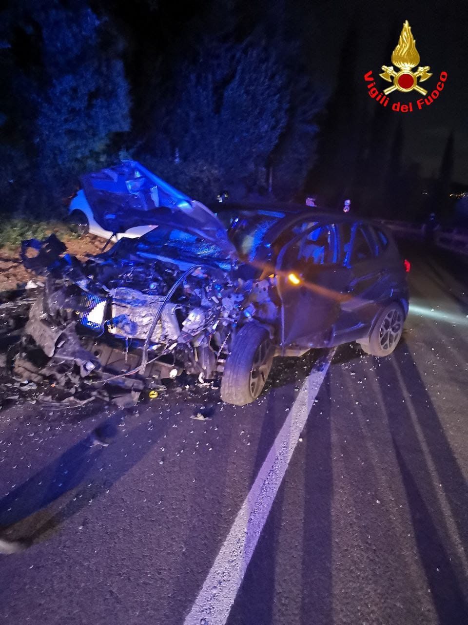 Frontale tra due auto nella notte a Salò, coinvolte tre persone