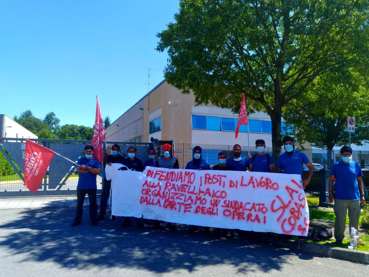 Preoccupati per il futuro: operai della Ravelli in sciopero