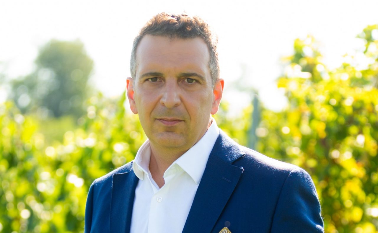 Elezioni a Capriano del Colle: Giorgio Armani è il volto della lista CambiaVento