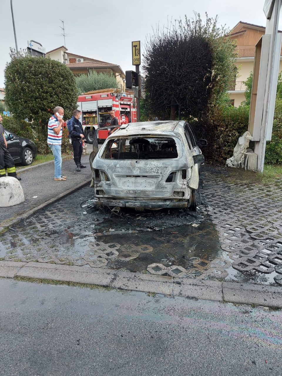 Incendio a Capriolo, un’auto divorata dalle fiamme