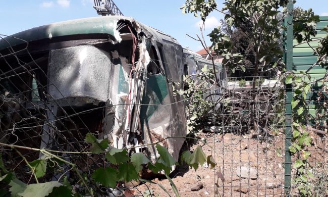 Il treno deragliato viaggiava senza macchinista CLAMOROSO