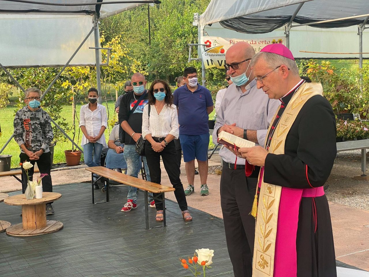 Il vescovo Tremolada a Palazzolo per benedire un progetto sociale e green