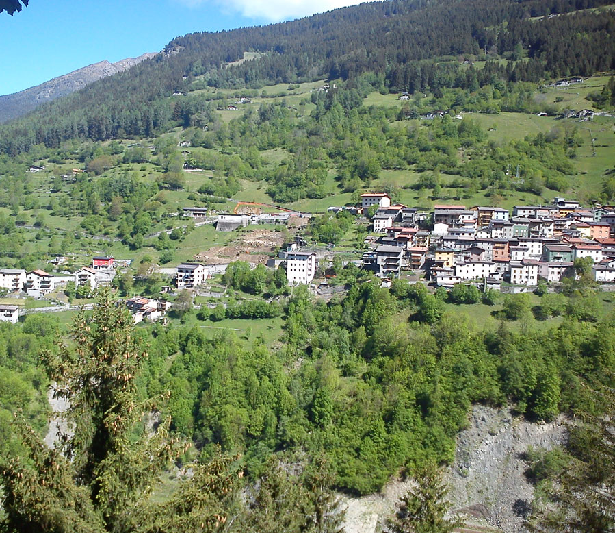 Precipita per oltre 100 metri, salvo per miracolo