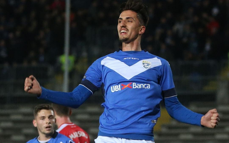 Calciatore del Brescia positivo al Covid era tranquillamente al bar