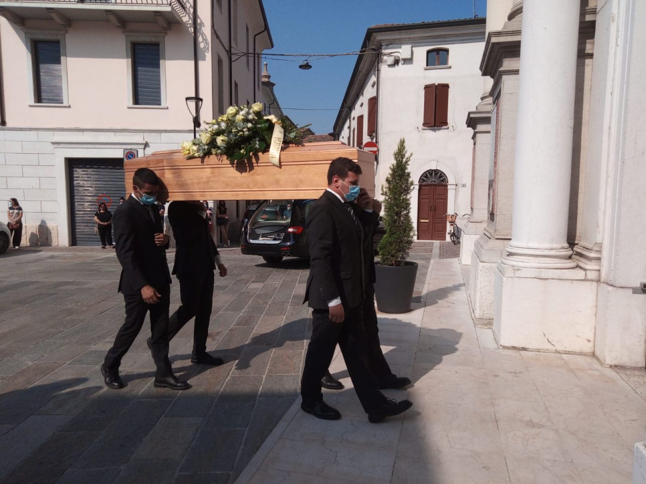 Addio commosso per il 25enne Samuele Treccani