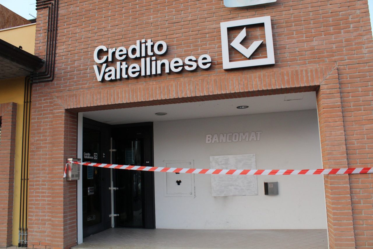 Torna in azione la banda del bancomat