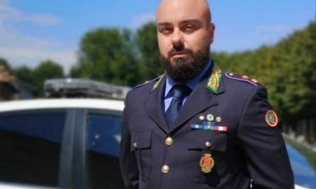 Fuochi d’artificio abusivi e ragazzini assembrati: tutti sanzionati dalla Locale