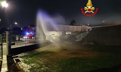 Collassa una cisterna di ipoclorito di sodio, paura a Brescia