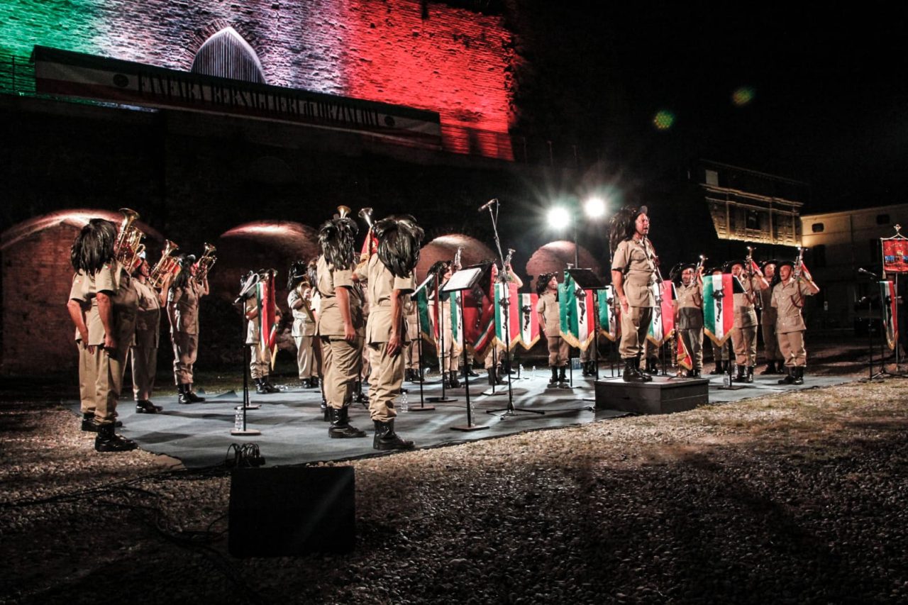 Le trombe della Fanfara a Orzinuovi per ricordare le vittime del Covid LE FOTO