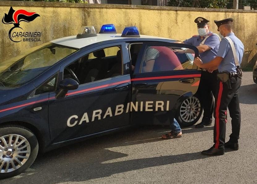 Adescava minori: arrestato bidello di 56 anni