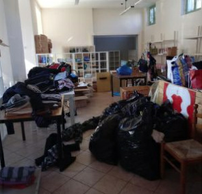 Ladri affamati: rubato anche il cibo in scatola