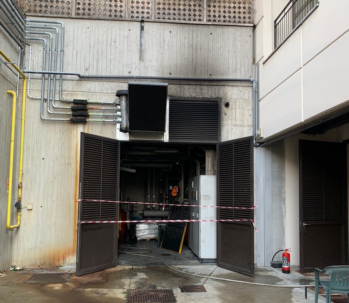 Generatore in fiamme alle piscine di Palazzolo sull’Oglio