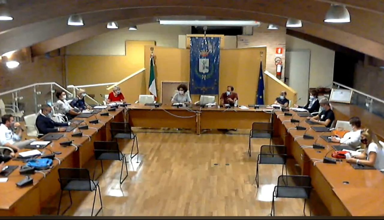 L’opposizione attacca: “Quando ci manderanno il Bilancio del Ferrari?”