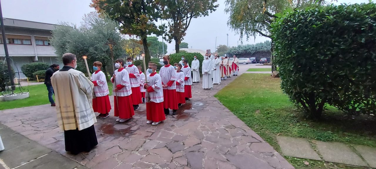 Santa Messa per il 50esimo di consacrazione della parrocchiale di Palazzolo sull’Oglio FOTO