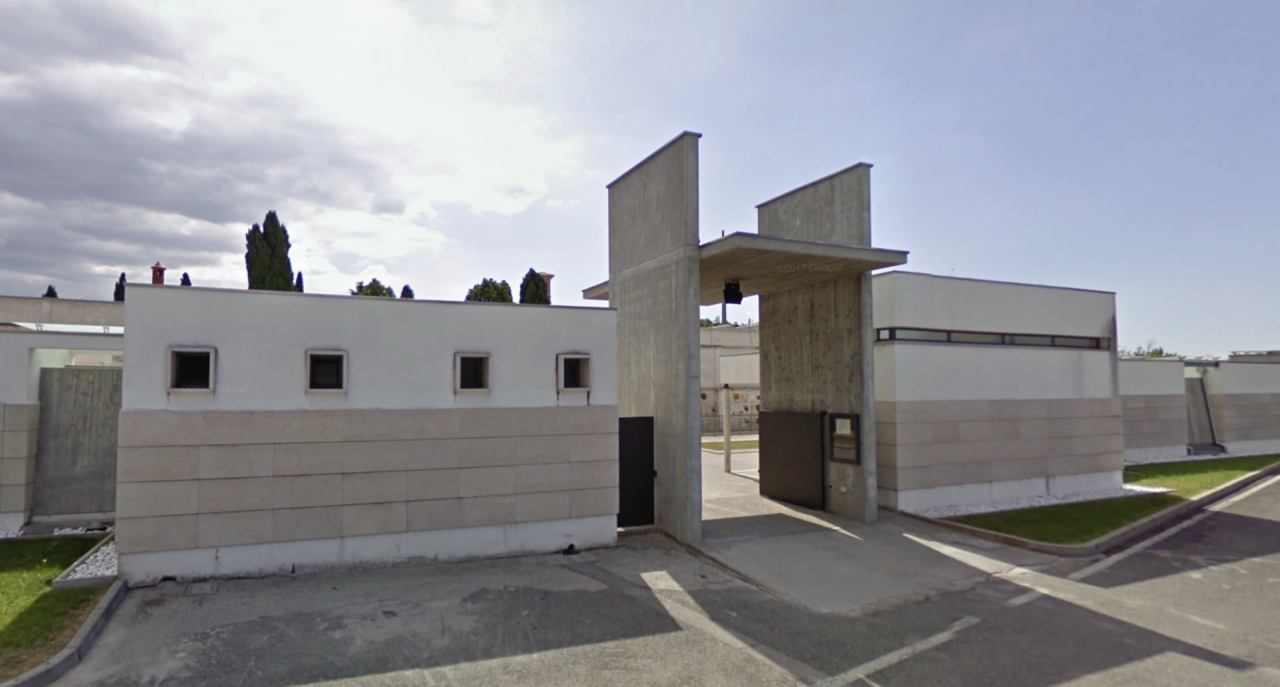 Ladri al cimitero, profanata un’altra tomba