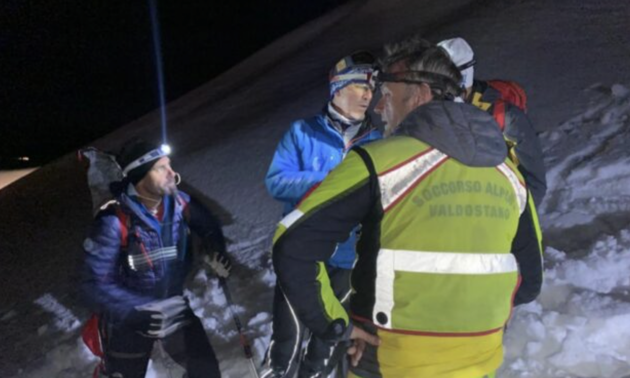 Due imprenditori bresciani precipitano con l’elicottero a Cervinia: un morto e un ferito