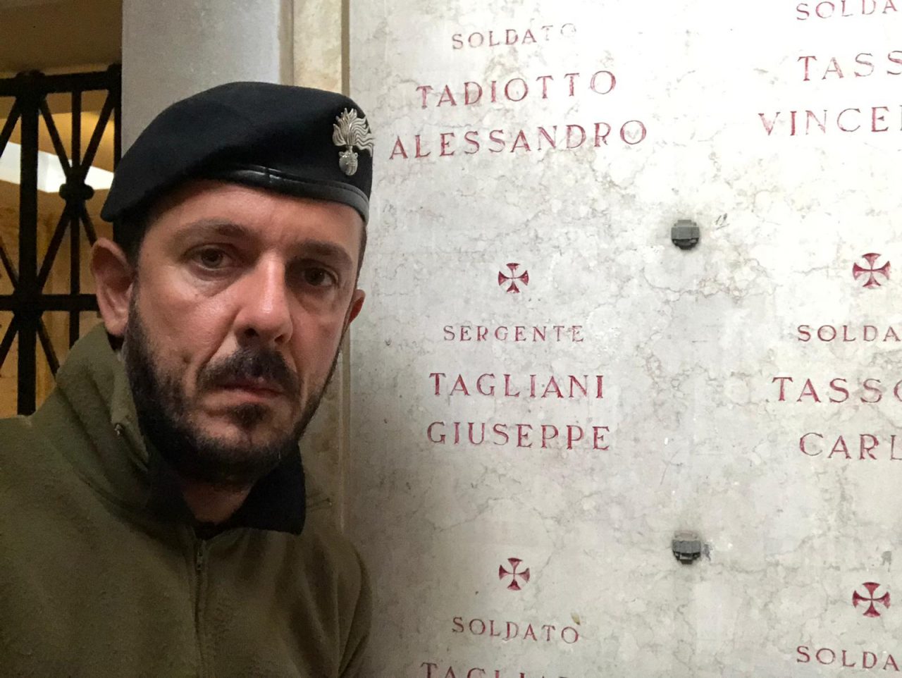 Dopo una lunga ricerca scopre dove sono sepolti i bisnonni, entrambi Caduti nella Grande Guerra