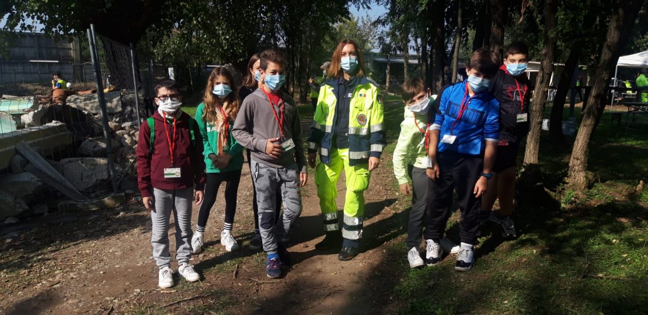 “Vita da campo prequel”: la Protezione Civile si addestra con i ragazzi delle medie