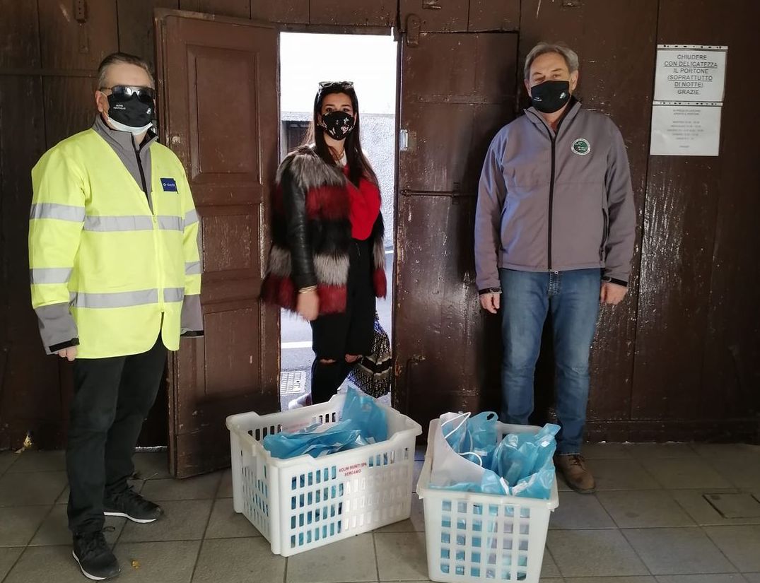 Biblioteca, Comune e Alpini uniti per la consegna dei libri