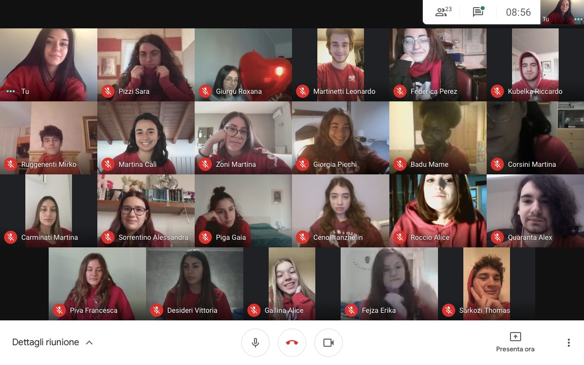 Studenti del Don Milani “in rosso” contro la violenza sulle donne