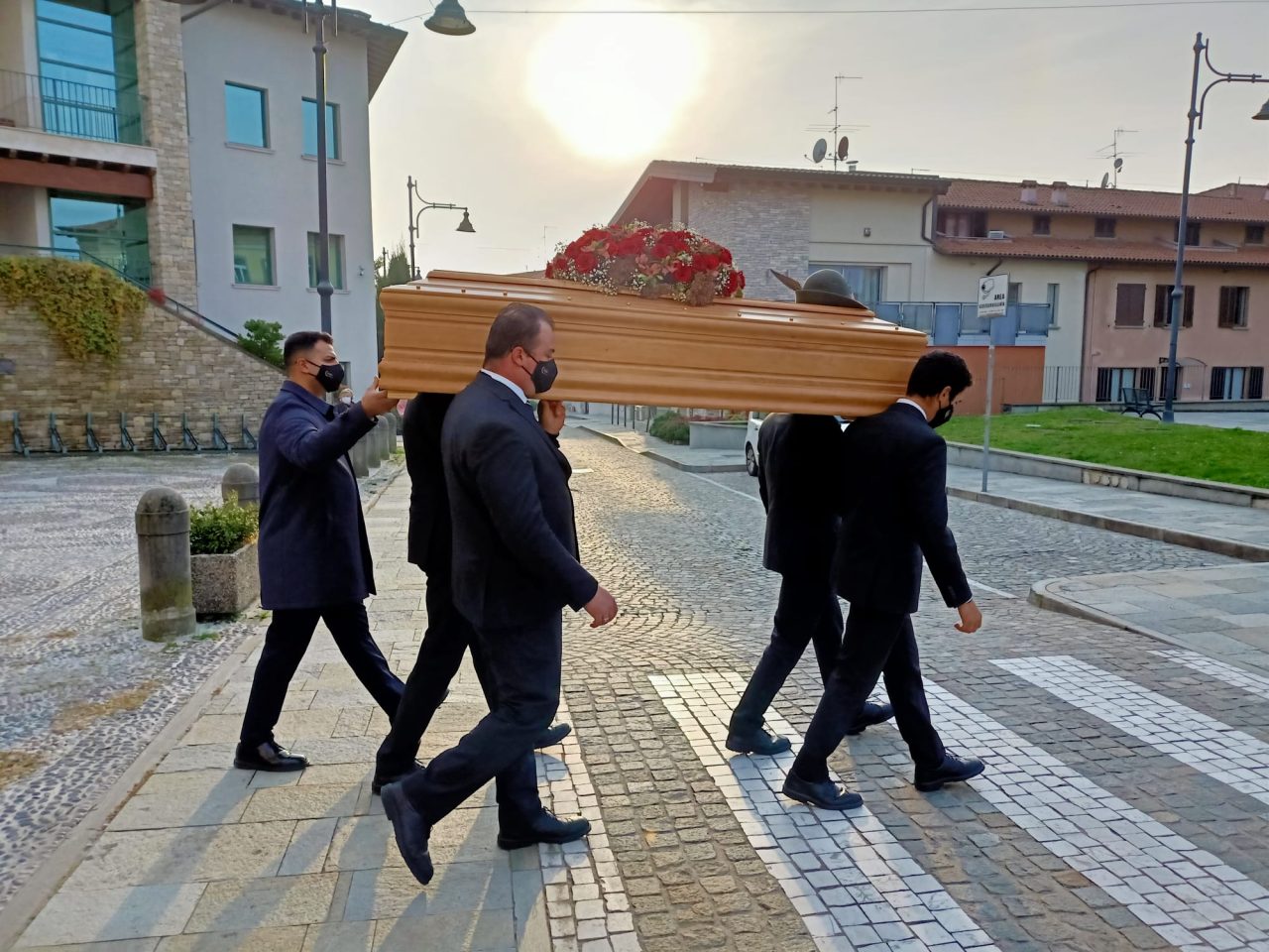 La comunità piange l’ultimo partigiano: addio all’alpino Belloni