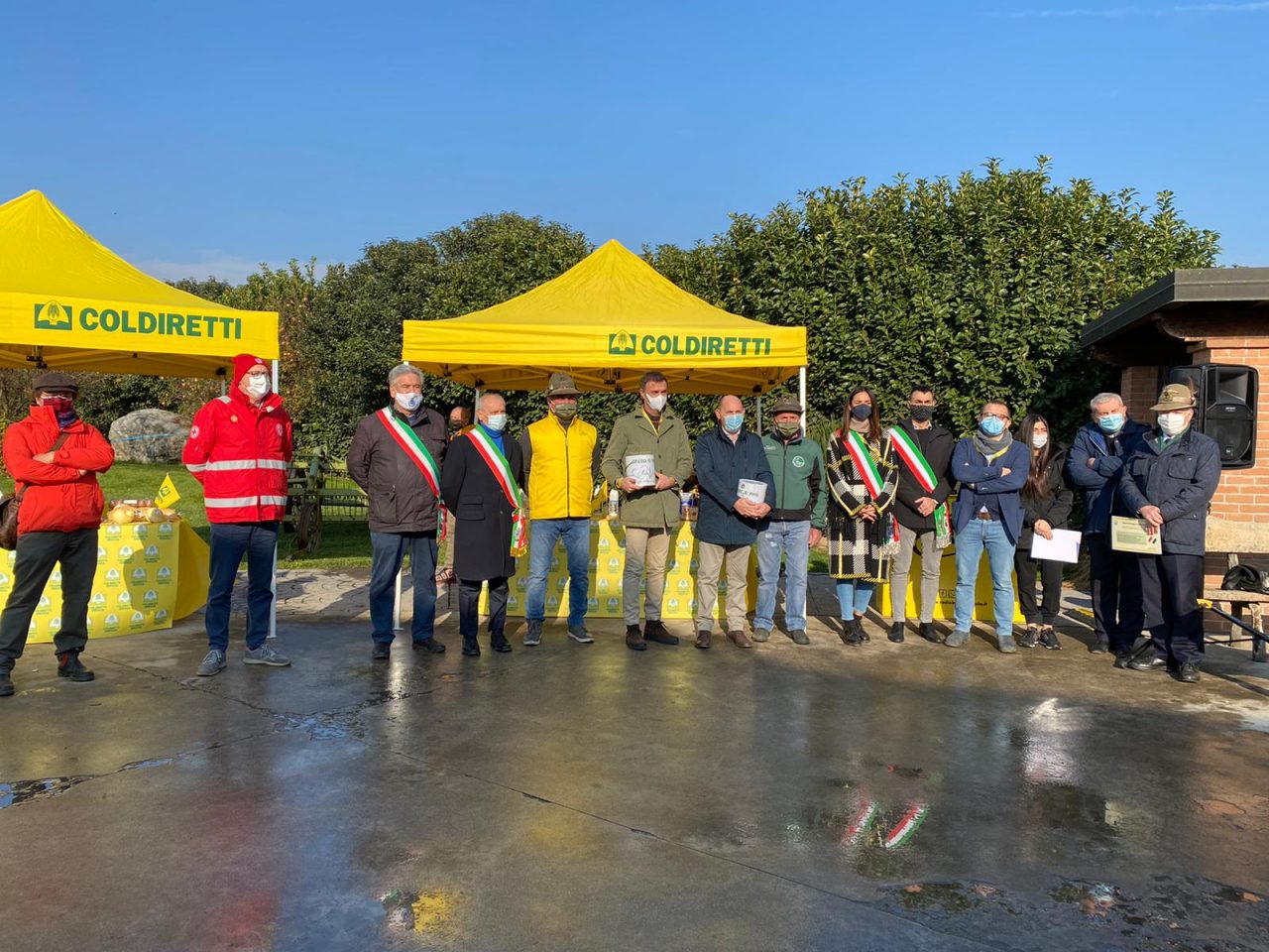 “Pacchi famiglia”: l’iniziativa solidale di Coldiretti e Regione Lombardia per i più bisognosi GALLERY