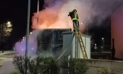 Secondo incendio di copertoni in pochi mesi: non si esclude il dolo