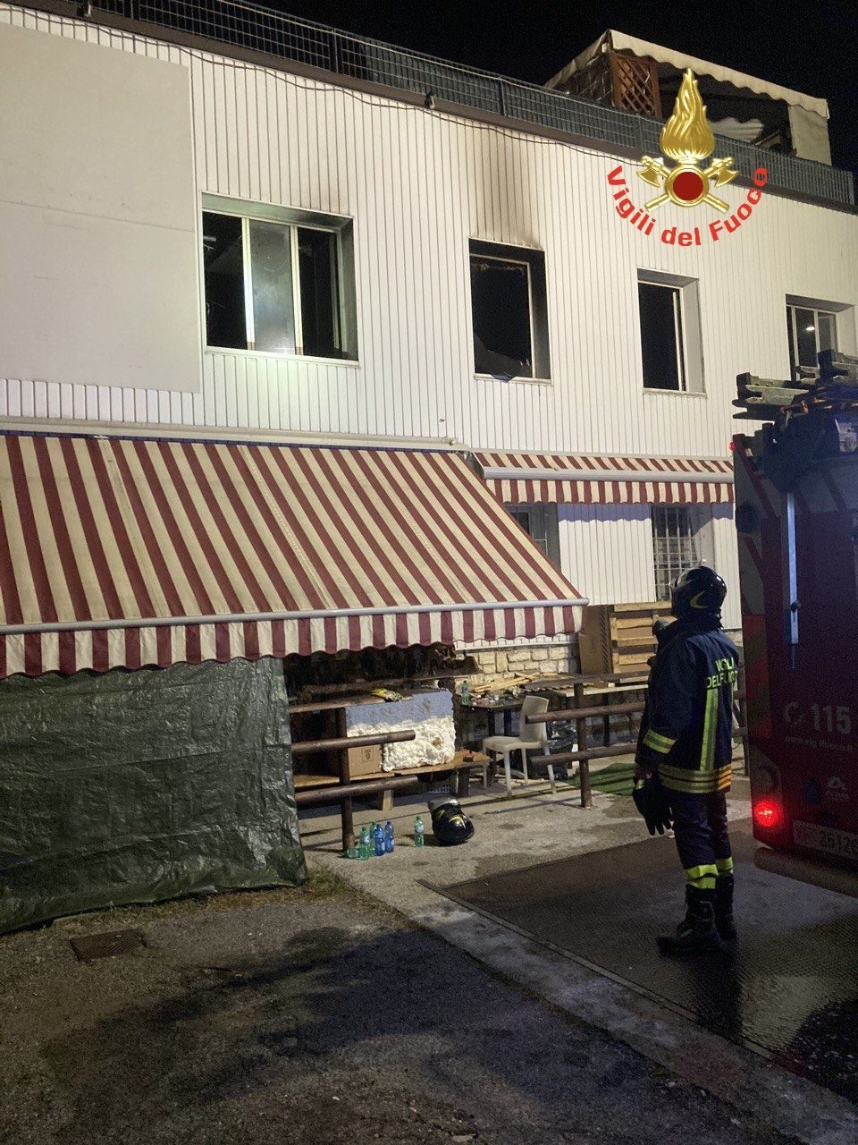 Incendio in un appartamento, arrivano i Vigili del Fuoco