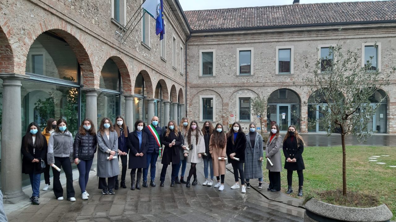 Borse di studio e premi di laurea a 49 ragazzi di Provaglio