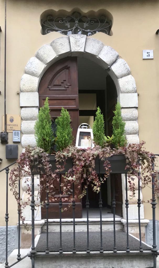 La “Luce della Speranza” arriva nella sede della Comunità del Garda