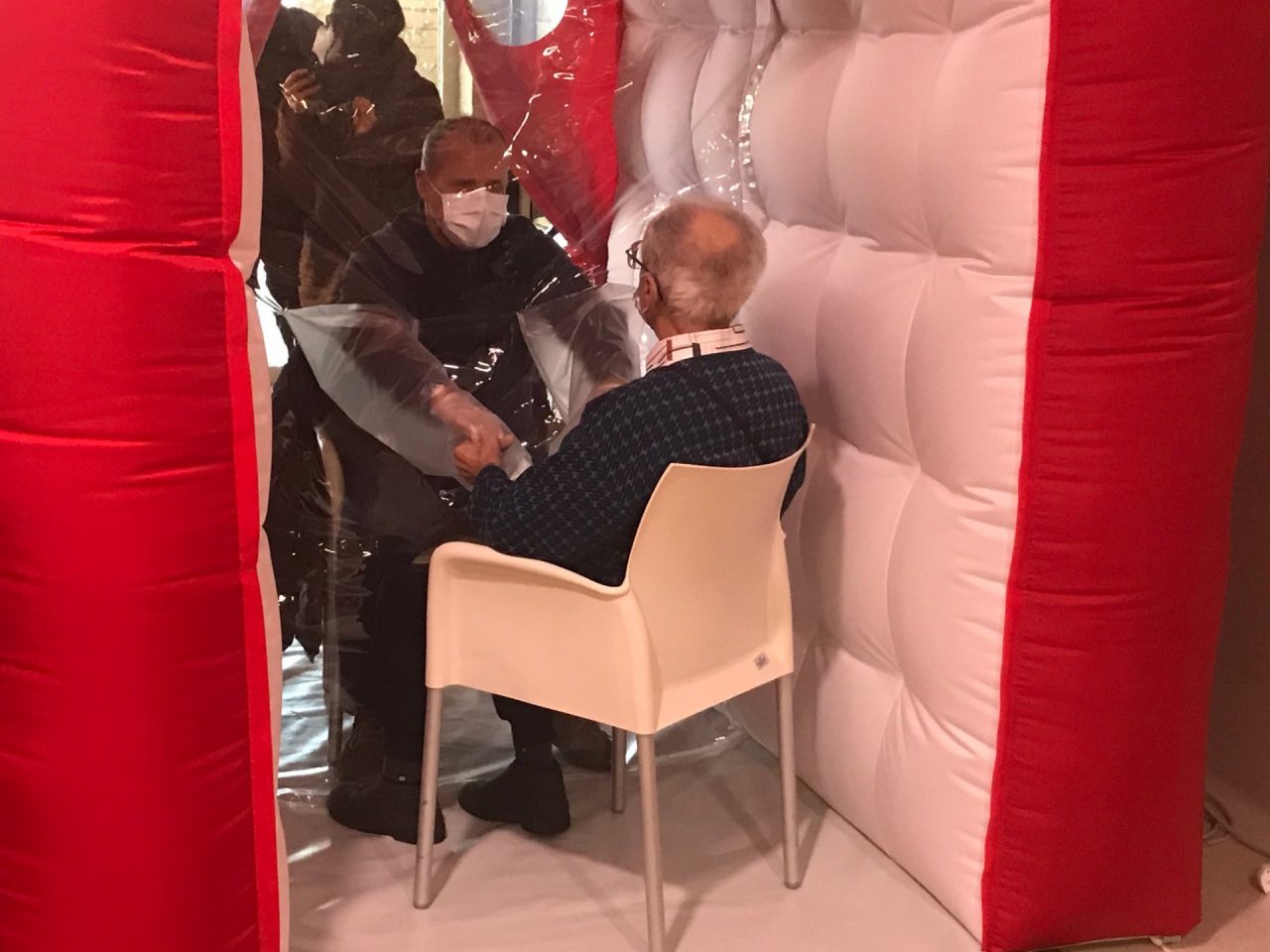 Feste di Natale in Rsa all’insegna degli abbracci ritrovati