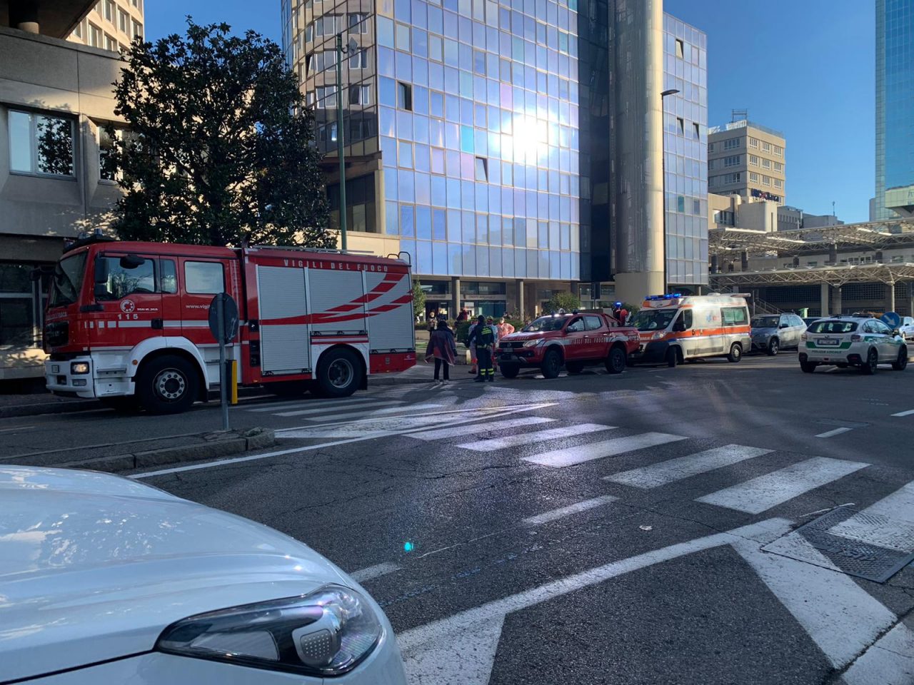 Incendio a Brescia, sul posto arrivano i Vigili del Fuoco