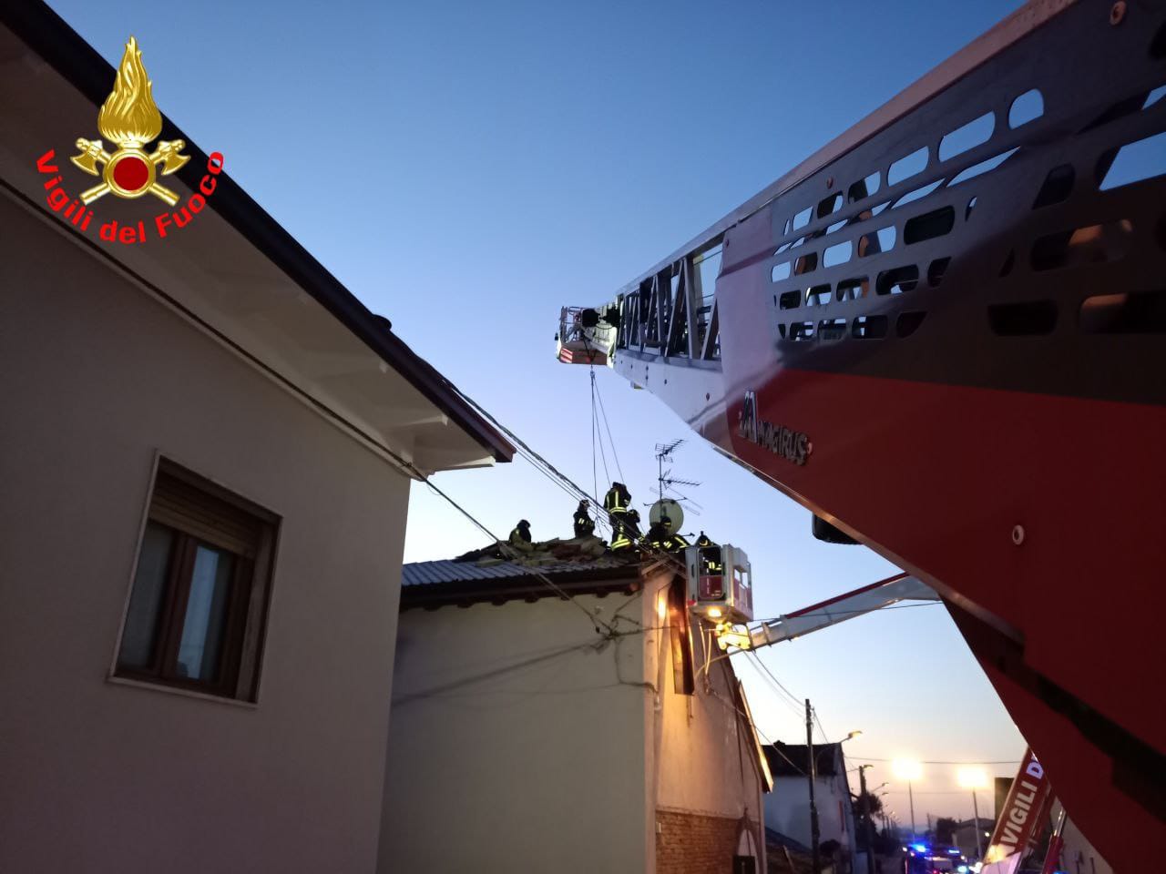 Principio di incendio in una abitazione a Villachiara