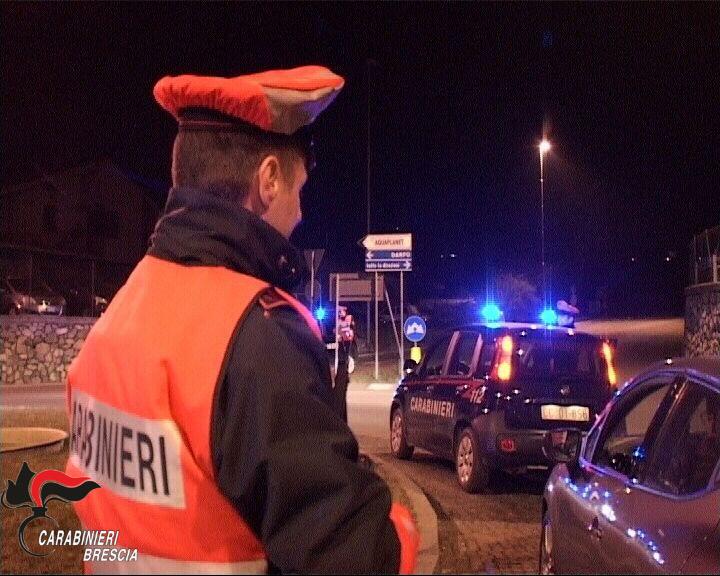 Asintomatica positiva al Covid trovata fuori casa dai Carabinieri