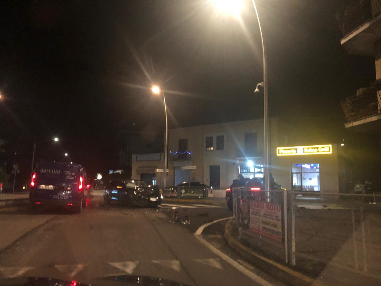 Botto alla rotonda della Sp469 a Capriolo