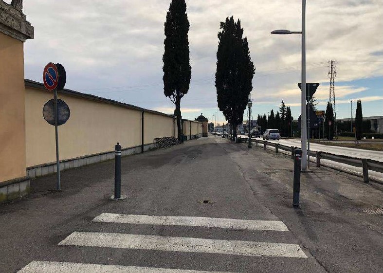 Viale del cimitero sotto i ferri per una viabilità più sicura