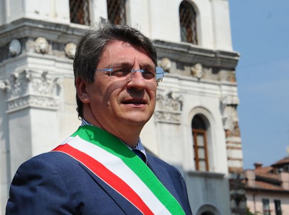 Del Bono e gli altri sindaci lombardi del centrosinistra chiedono a Regione trasparenza sui dati