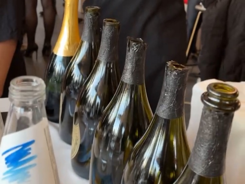 La festa di Capodanno «proibita» nel resort finisce sui social