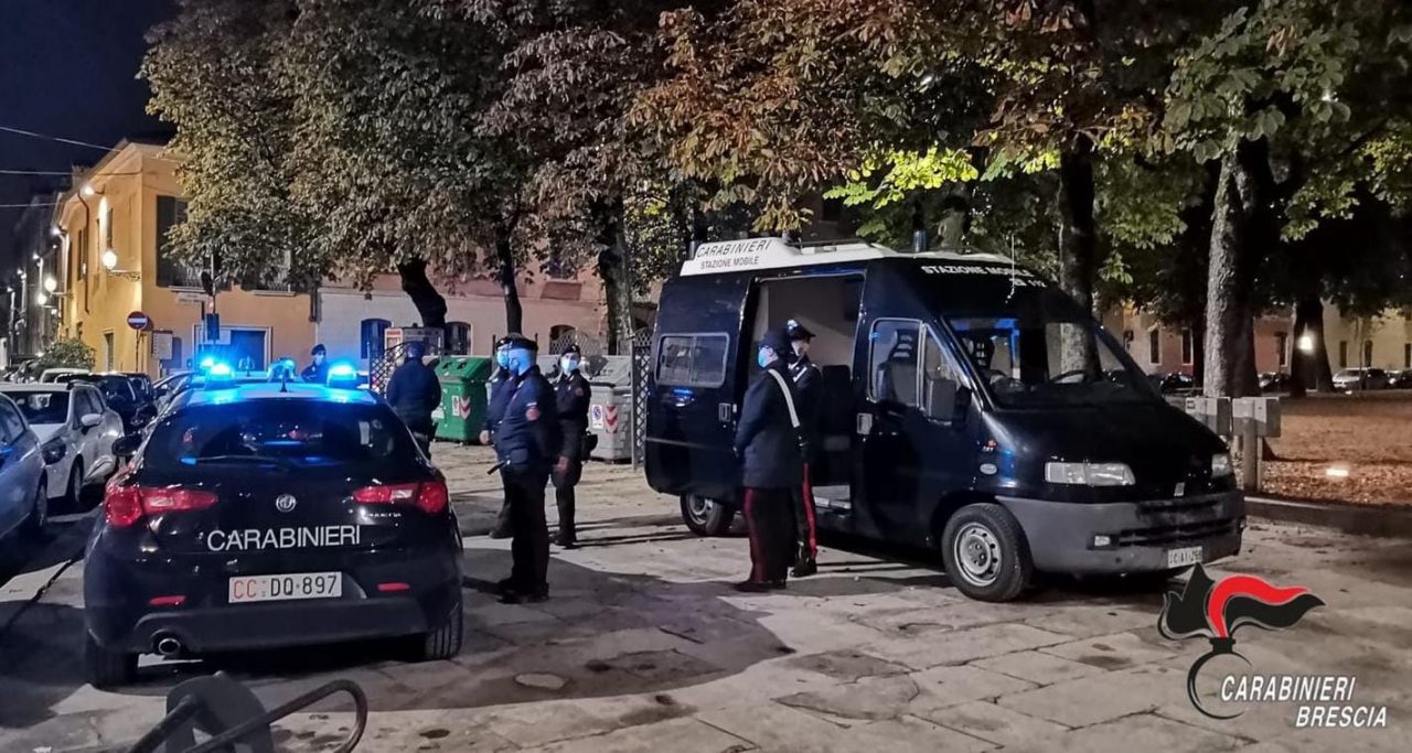 Multa salata per sette giovani, non indossavano la mascherina