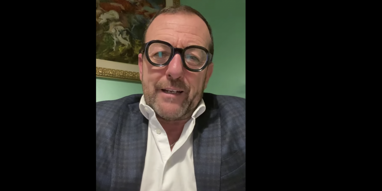 Party di Capodanno a Padenghe: «Critiche e sanzioni sì, ma niente invidia. Ho una Spa dove suffragare lo stress»