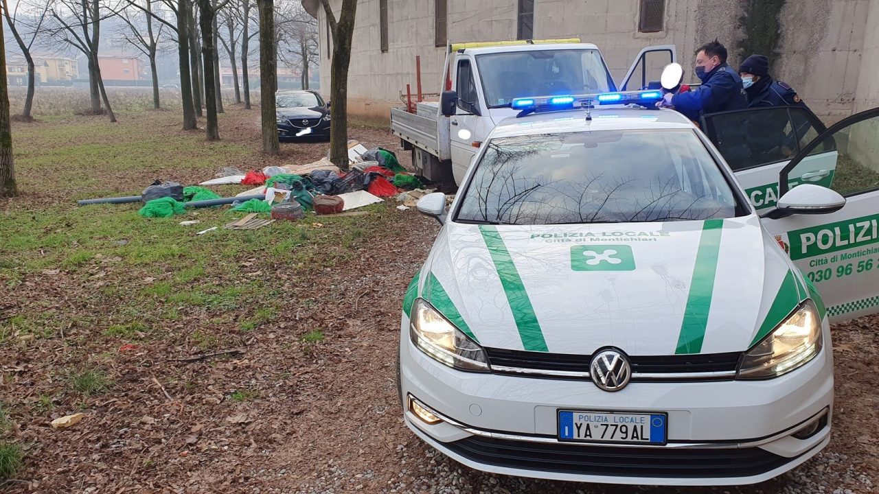Rifiuti al cimitero: individuati i responsabili