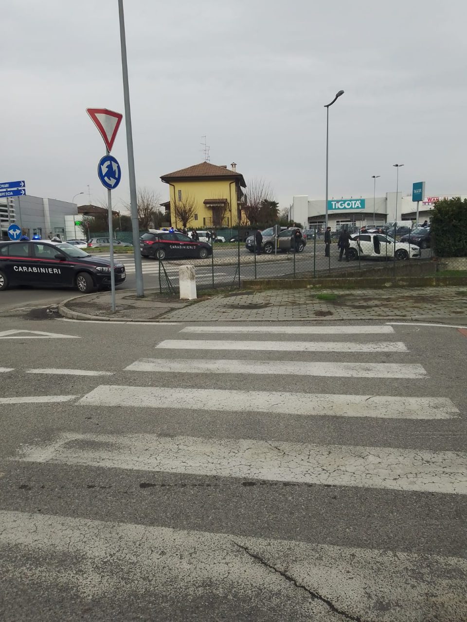 Folle inseguimento tra due province, auto fermata a Orzinuovi