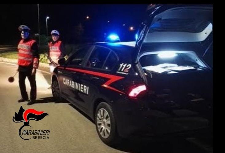 Due chili di cocaina nel doppiofondo del baule: arrestato