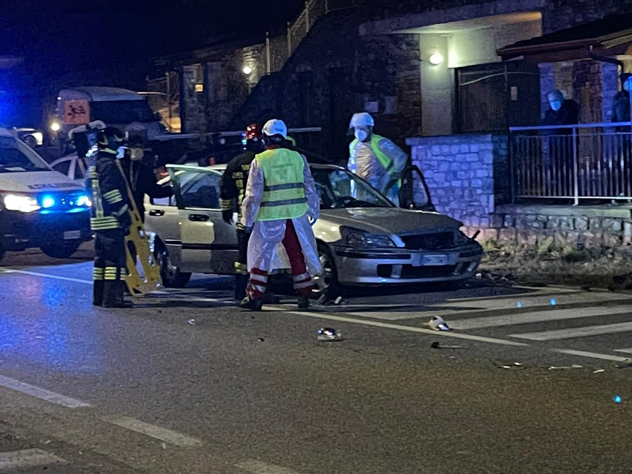 Scontro fra due auto a Clusane, tre persone ferite