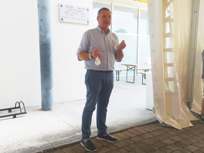 Il sindaco di Padenghe insorge: «Padenghe non è così, e non è così neppure il Garda»