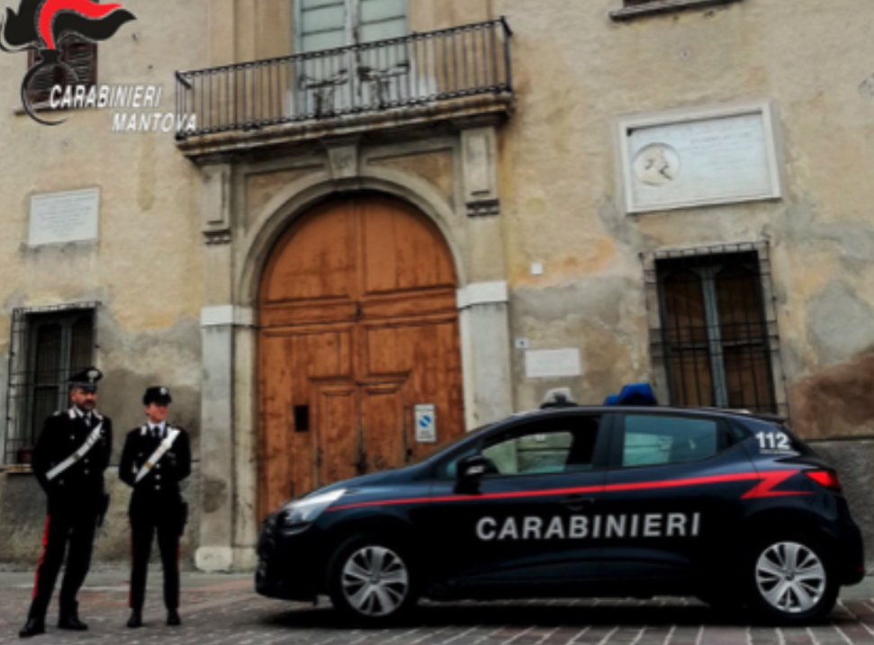 Sassi e petardi nell’abitazione di una famiglia cinese: denunciati e sanzionati i responsabili