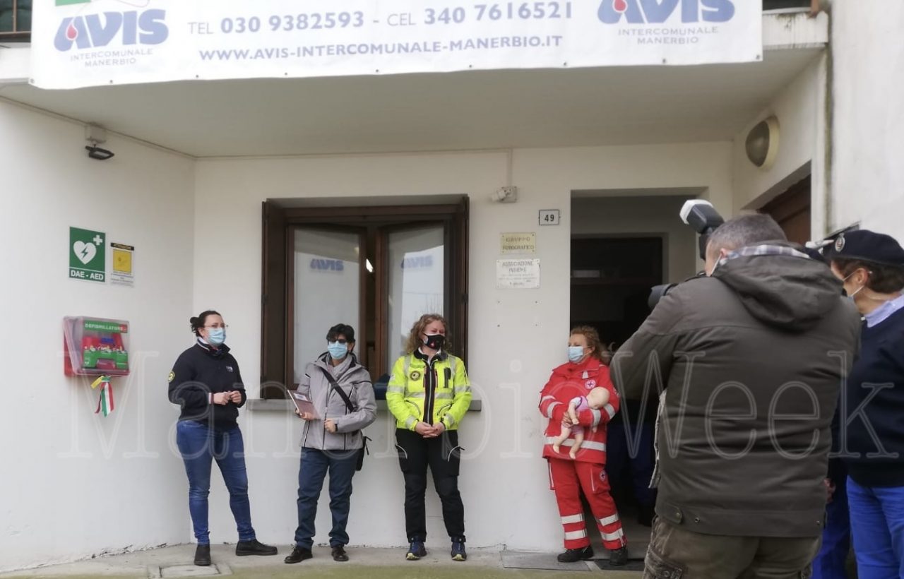 L’Avis dona un defibrillatore alla comunità