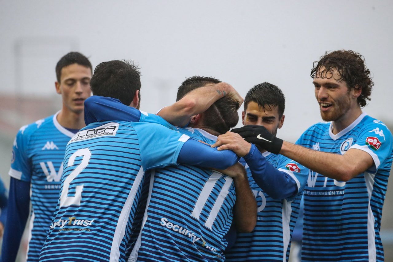 Il Desenzano Calvina sogna in grande, Villa Valle battuto 3 a 2